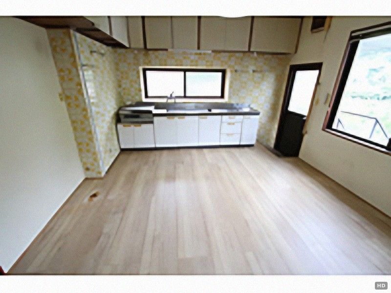 4DK Concrete House with Forest Land for Sale in Oita City - Thumbnail 2