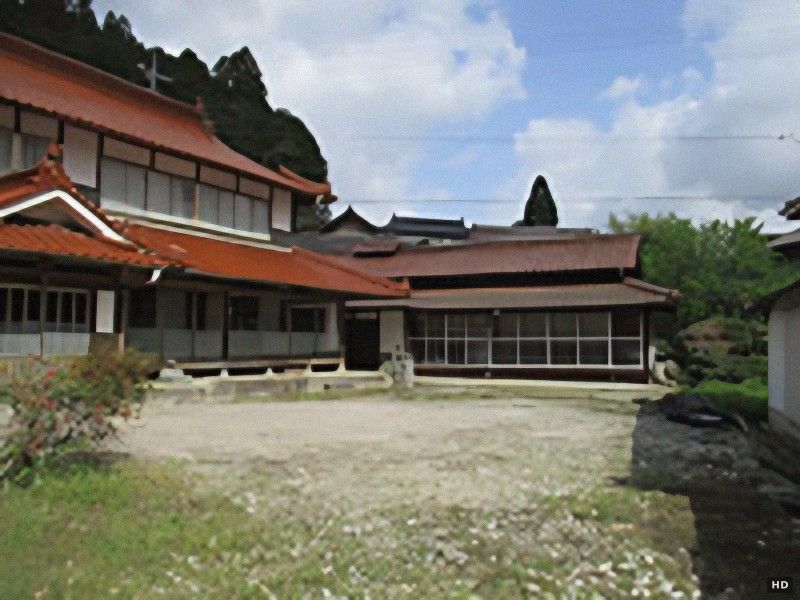 Spacious 12DK Traditional House with Land for Sale in Niimi, Okayama - Thumbnail 3