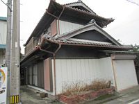212 sqm Land with Old House in Yoshinogawa, Tokushima - Thumbnail 2