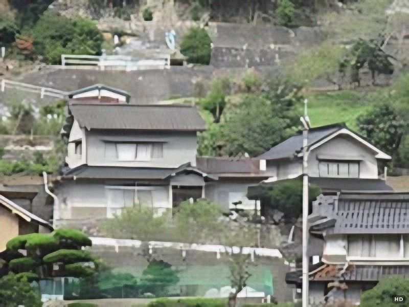 Spacious Countryside Home with Kominka Shed in Fukuyama - Thumbnail 3