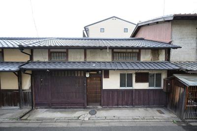 One-story townhouse in Kuramaguchi | Ieya — Image 3, Kamigyo, Kyoto