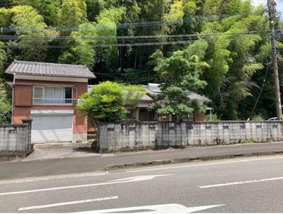 1977 Wooden House in Hyuga with 383㎡ Land — Image 1, Hyuga, Miyazaki