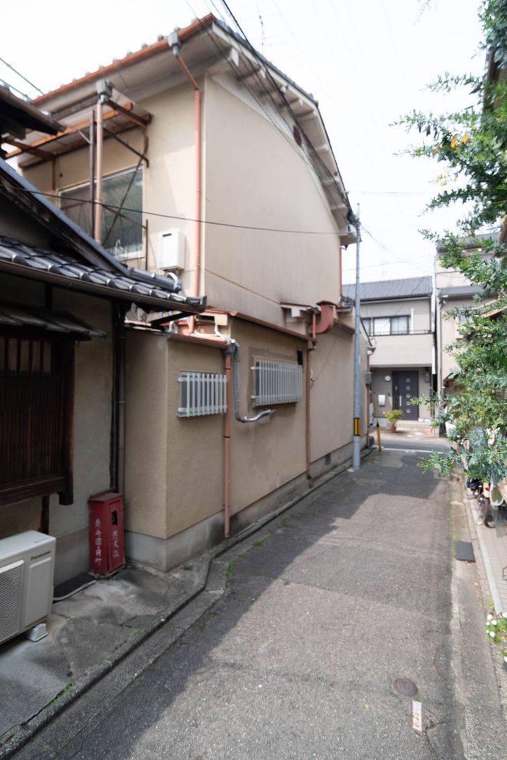 Showa-era 4DK House for Sale Near Funaoka Onsen in Kyoto - Thumbnail 2