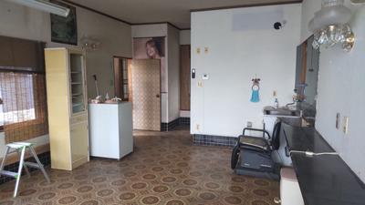 Spacious 5LDK House with Shop Space in Kushima City — Image 3, Kushima, Miyazaki