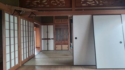 Spacious 5LDK House with Shop Space in Kushima City — Image 1, Kushima, Miyazaki