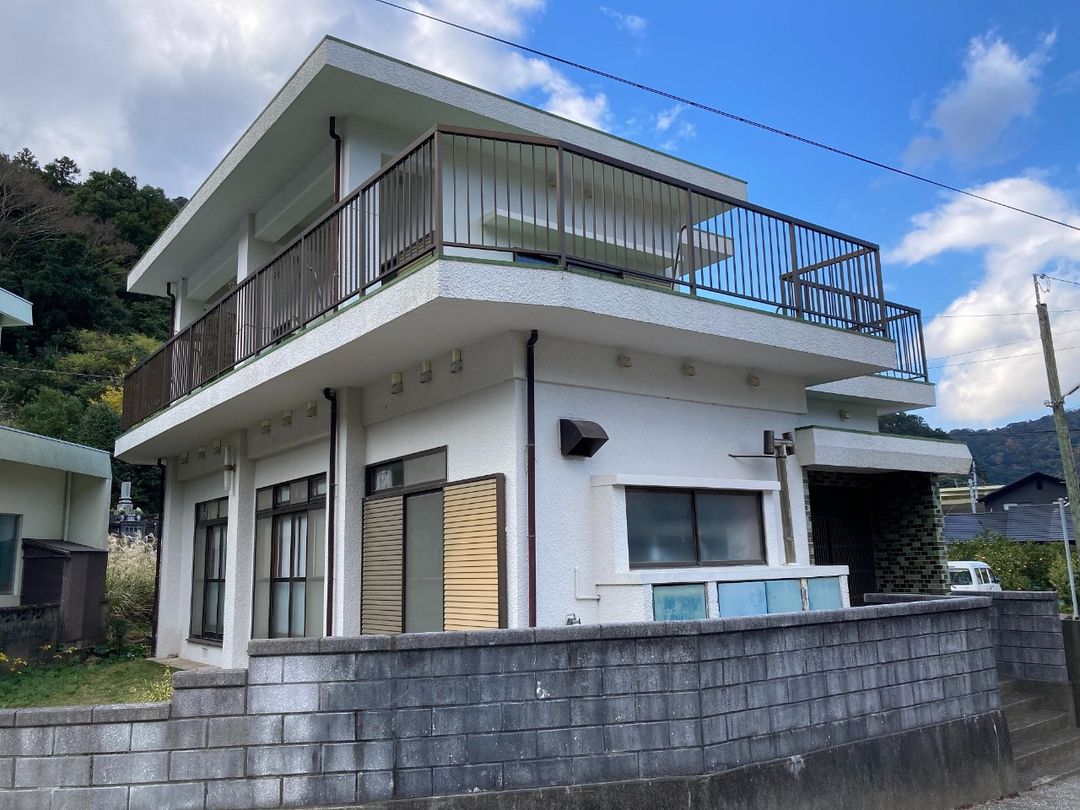2-Story Concrete House for Sale in Tsukumi, Oita - 1.8M Yen - Thumbnail 2
