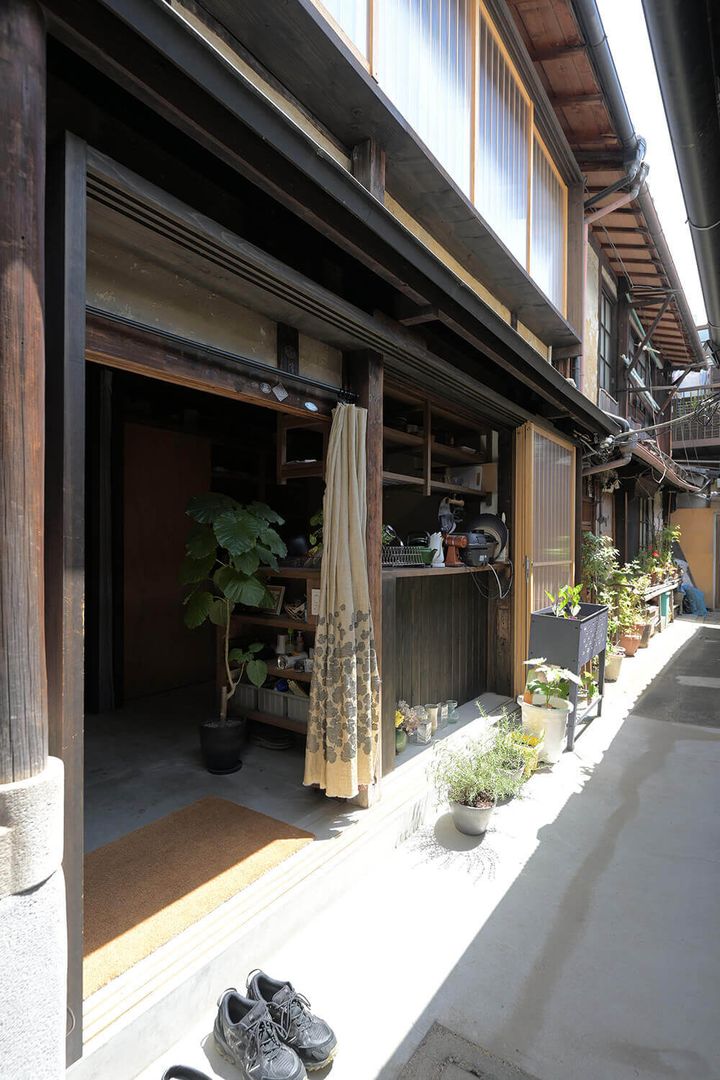Renovated Kyoto Machiya Townhouse in Shimogyo Ward - Thumbnail 3