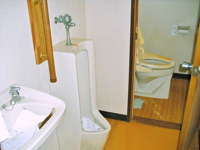 Large Traditional Farmhouse in Kashiwazaki, Niigata - 384 sqm, 13DK - Thumbnail 4