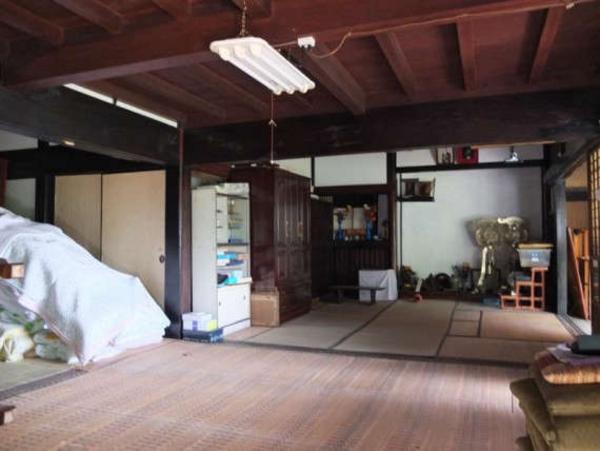 Historic Farmhouse with Land for Sale in Taku City - 500,000 yen - Thumbnail 2
