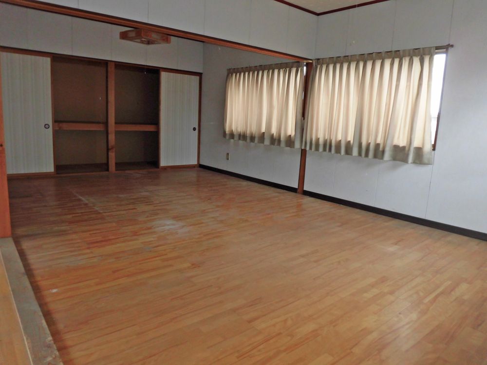 5DK Wooden House for Sale in Odate, Akita - 3.4M Yen - Thumbnail 2