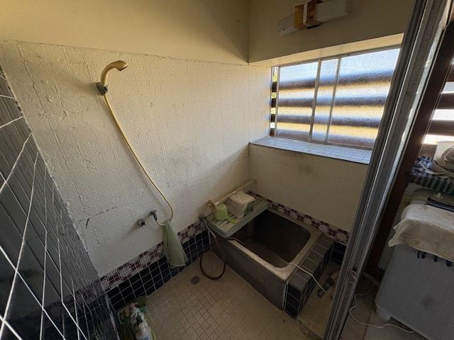 Spacious 1971 House on 1291 sqm Land for Sale in Joetsu - Thumbnail 2