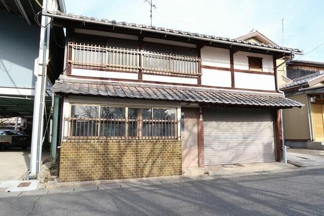 Historic 1935 Machiya Merchant House for Sale in Omi-Hachiman - Thumbnail 2