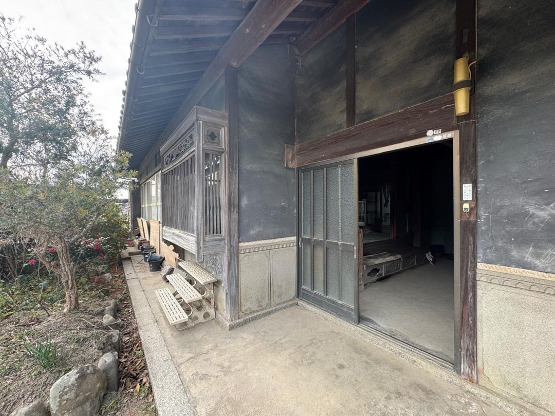 Traditional Kominka with Farmland in Manno Town, Kagawa - Thumbnail 4