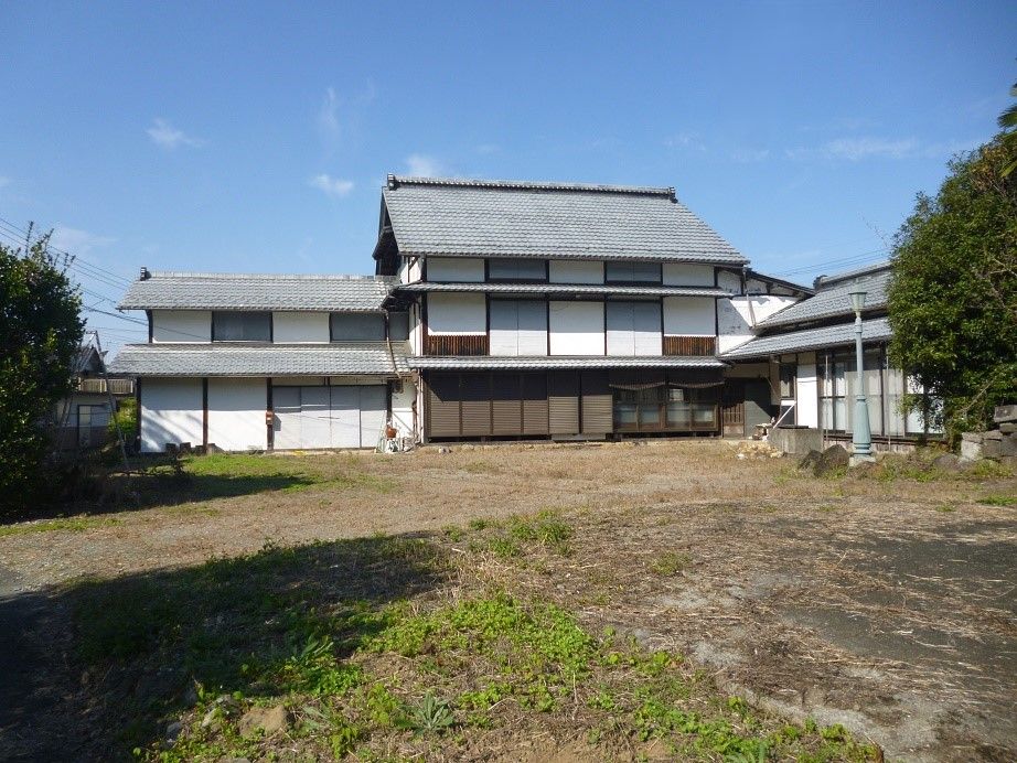 1932 Three-Story Kominka with Warehouse in Yamanashi - Thumbnail 2