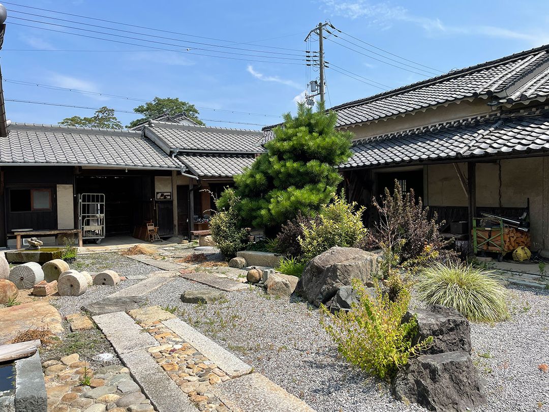 100+ Year Old Restored Kominka with Storehouses in Kakogawa - Thumbnail 4