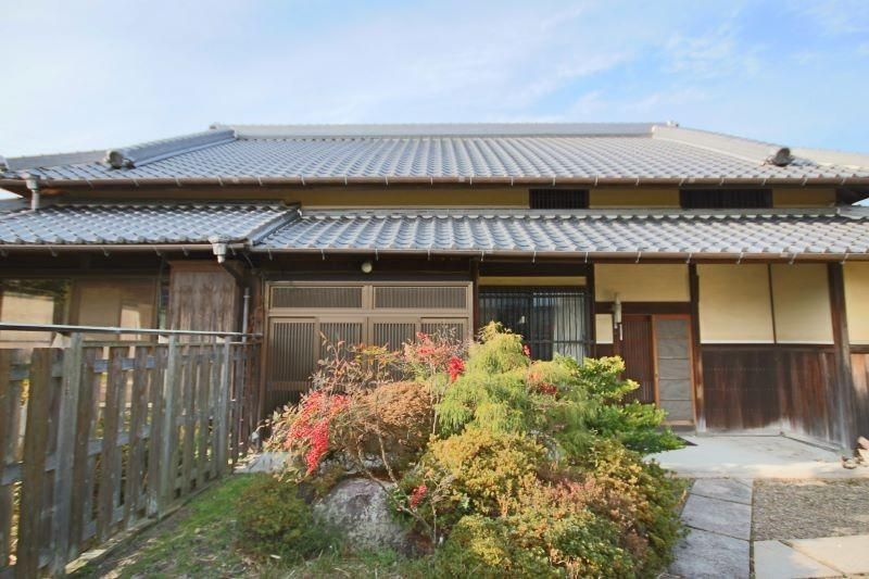 Taisho-era Kominka for Sale with 2257 sqm Land in Misakicho, Osaka - Thumbnail 2
