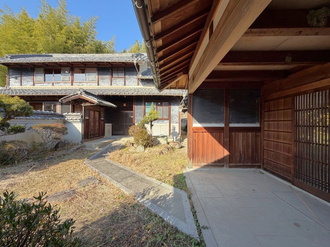 Traditional 12LDK Kominka House on 1867 sqm Land in Nara - Thumbnail 3