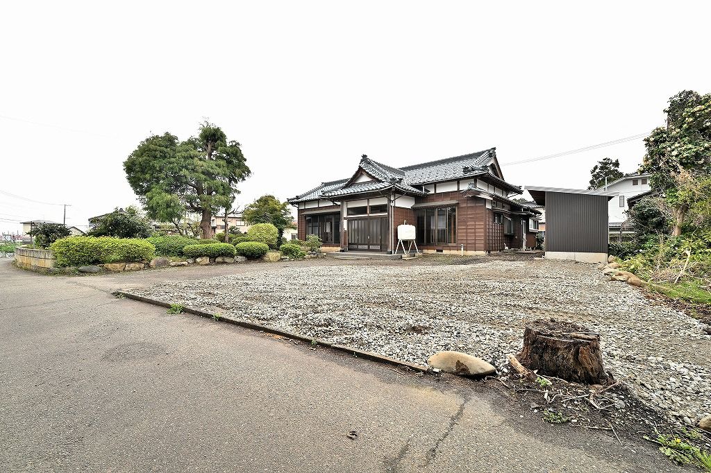 Renovated Traditional Kominka House on Large Plot in Niigata - Thumbnail 4
