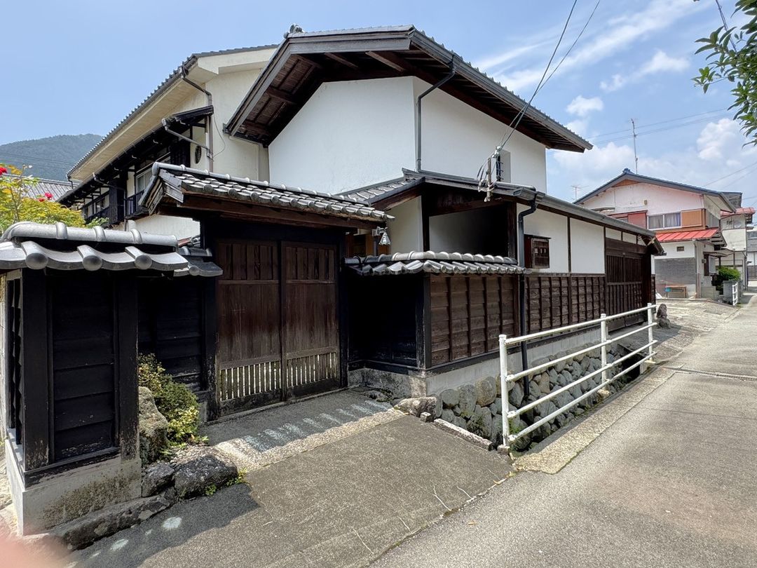 Historic Hagiwara Kominka with Kura in Gero, Gifu - Thumbnail 2