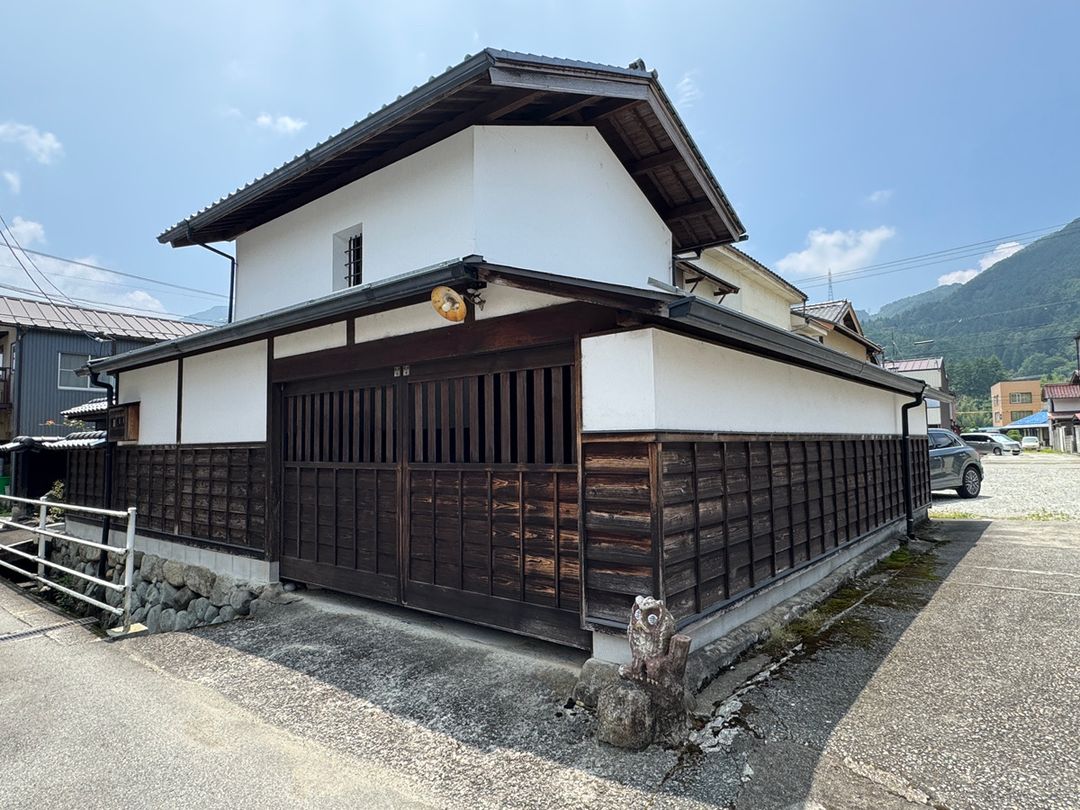 Historic Hagiwara Kominka with Kura in Gero, Gifu - Thumbnail 4