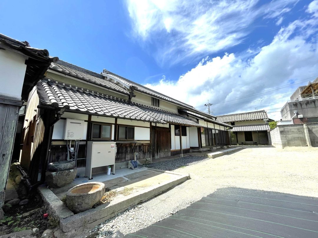 Hota Kominka for Sale: Renovated 19th-Century Farmhouse in Nara - Thumbnail 2
