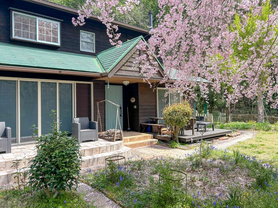 Izumi Villa: Renovated 1996 Mountain House in Miyama, Kyoto - Image 1