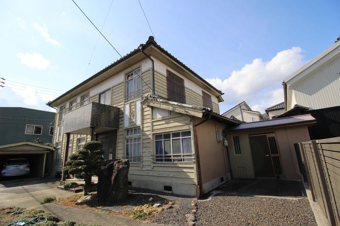 Motomachi Kominka: Registered Cultural Property House in Nabari, Mie - Thumbnail 3