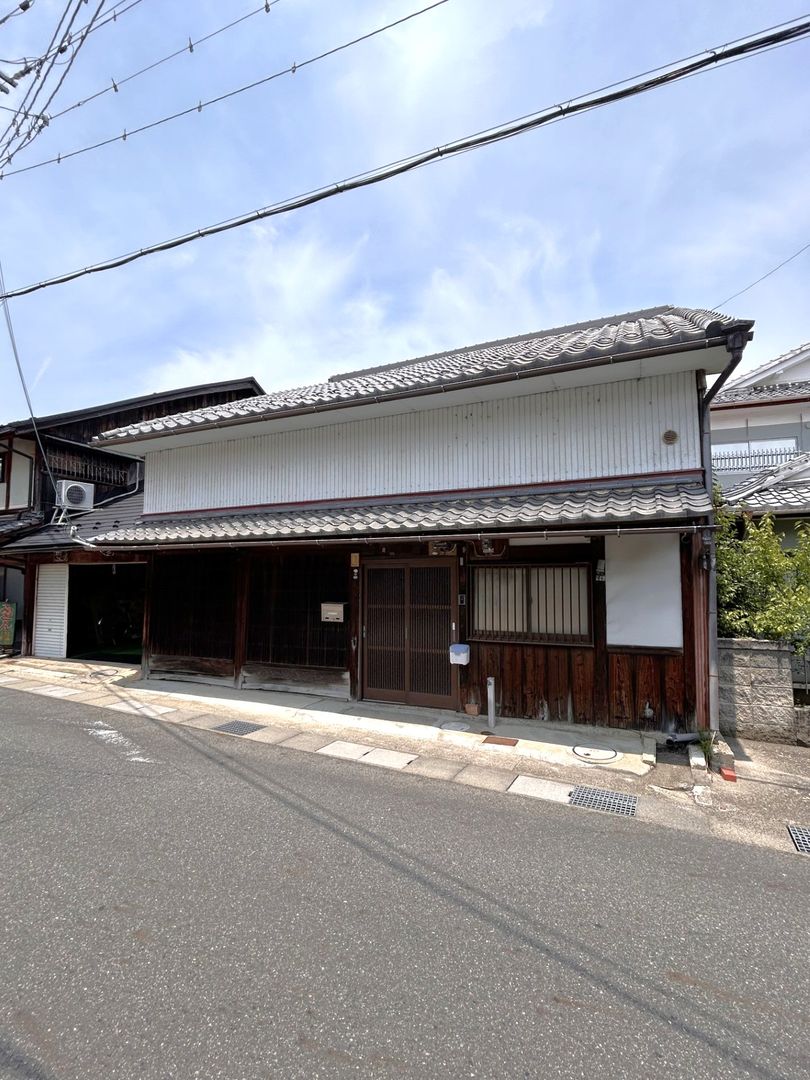Kaginote Machiya Traditional House in Historic Omi-hachiman - Thumbnail 2
