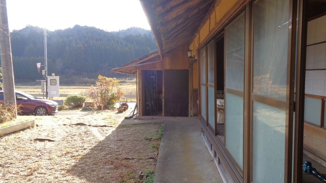 Traditional Thatched Kominka with Farmland in Kyotamba, Kyoto - Thumbnail 2