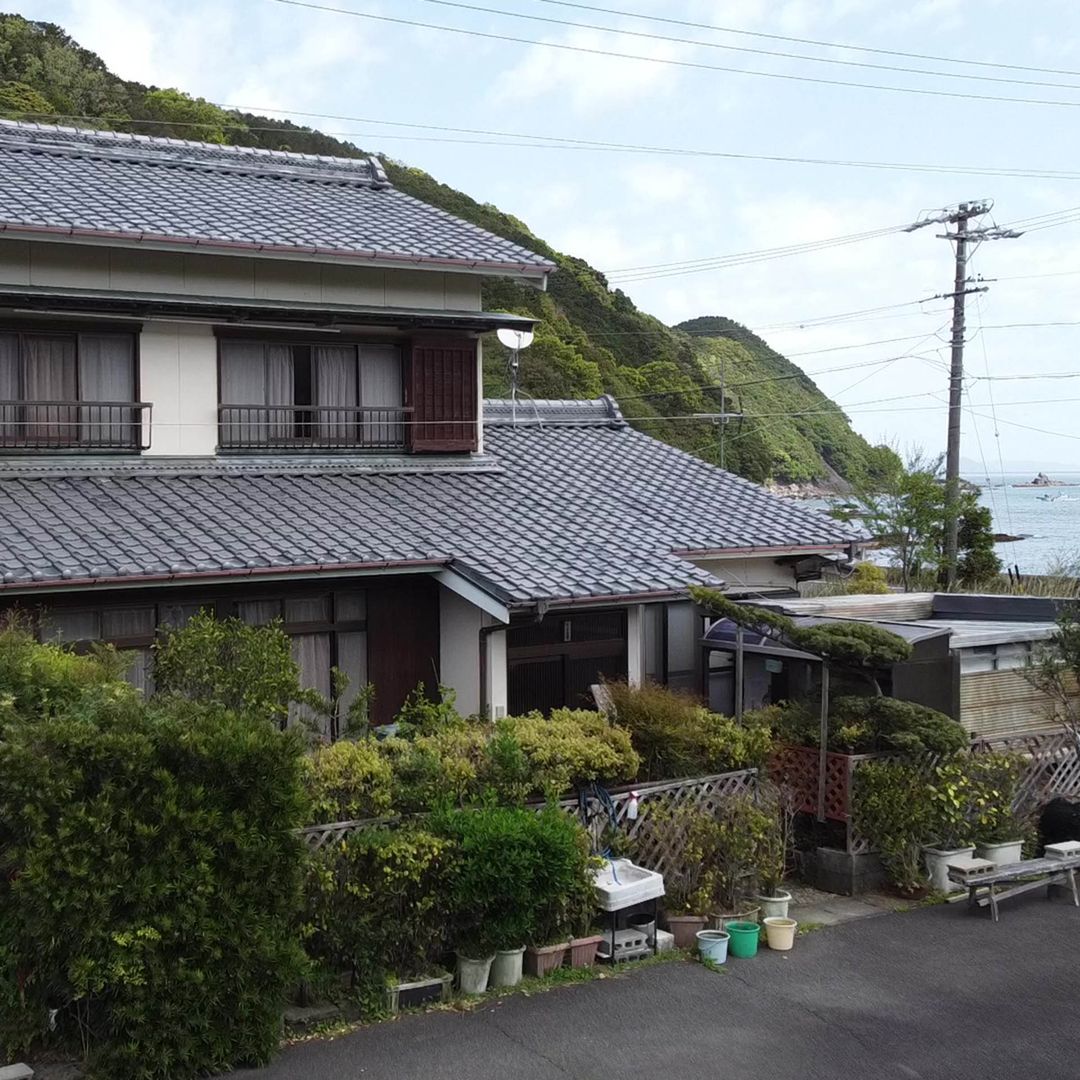 1995 Japanese-Style Beach House with Ocean Views in Mie - Thumbnail 2