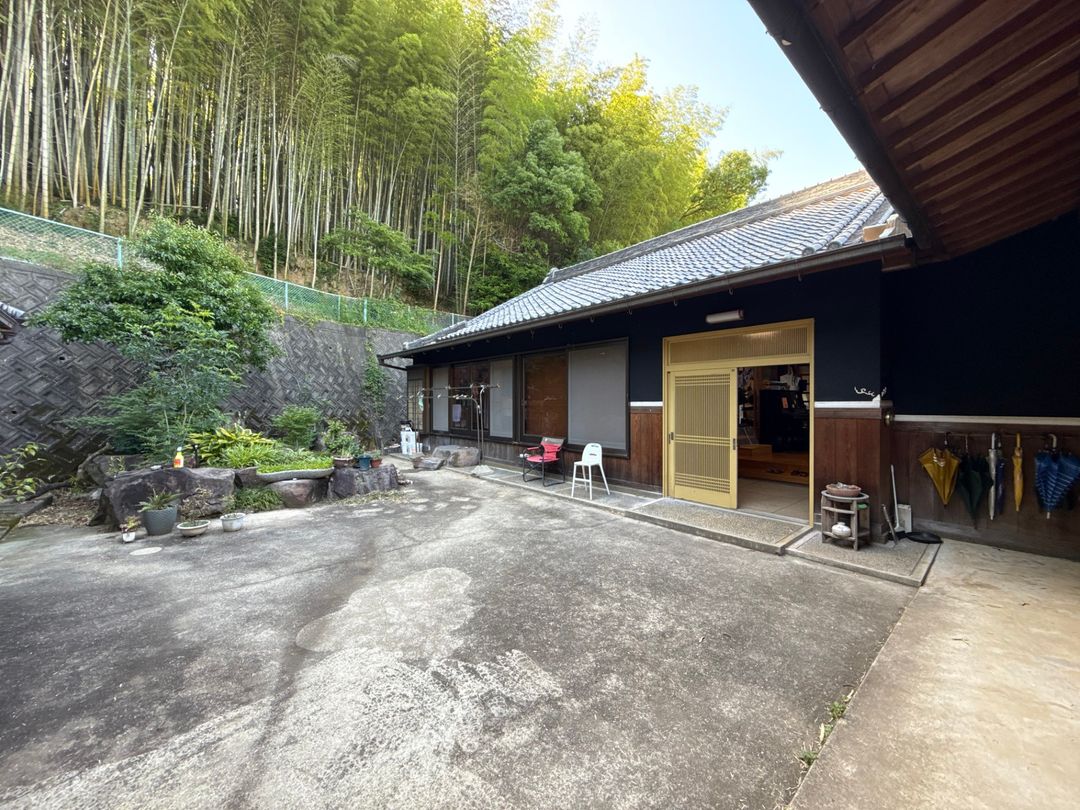 Asahi Kominka: Renovated 1926 Traditional House in Wakayama - Thumbnail 3