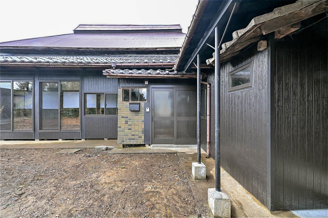 Renovated 5LDK Kominka with Workshop in Niigata City - Thumbnail 2