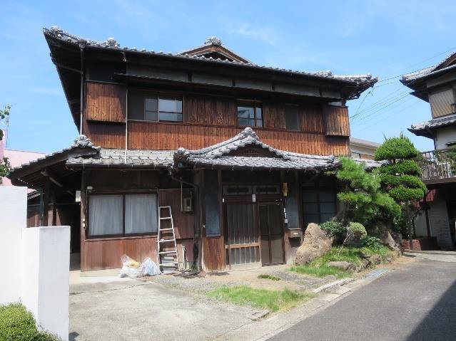 Two-story wooden building with a tiled roof — Akiya in Kanonji, Kagawa - Thumbnail 3