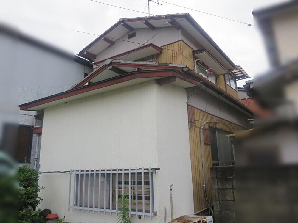 Two-story wooden building with tile roof — Akiya in Kanonji, Kagawa - Thumbnail 2