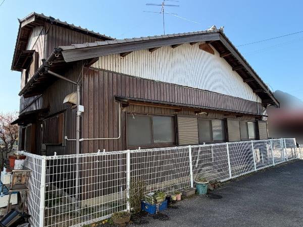 Two-story wooden building with a tiled roof — Akiya in Kanonji, Kagawa - Thumbnail 2