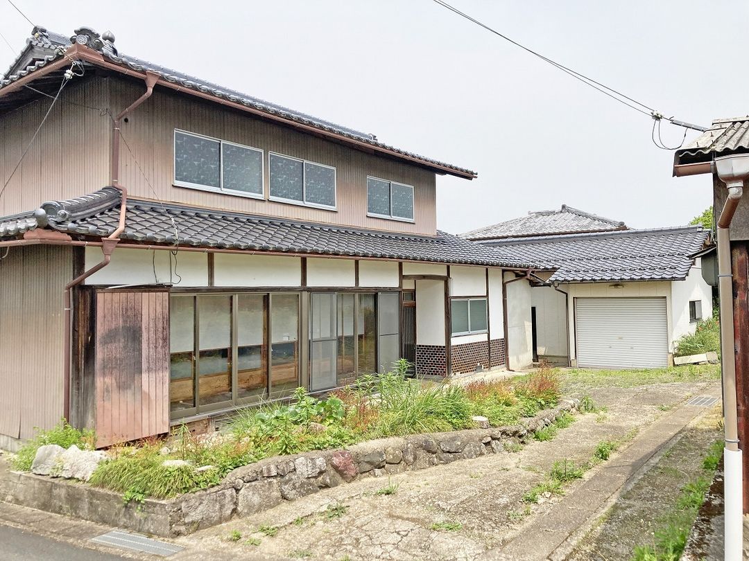 Kyotanba Base: Country House with Garage for Hobbies in Kyoto - Thumbnail 2