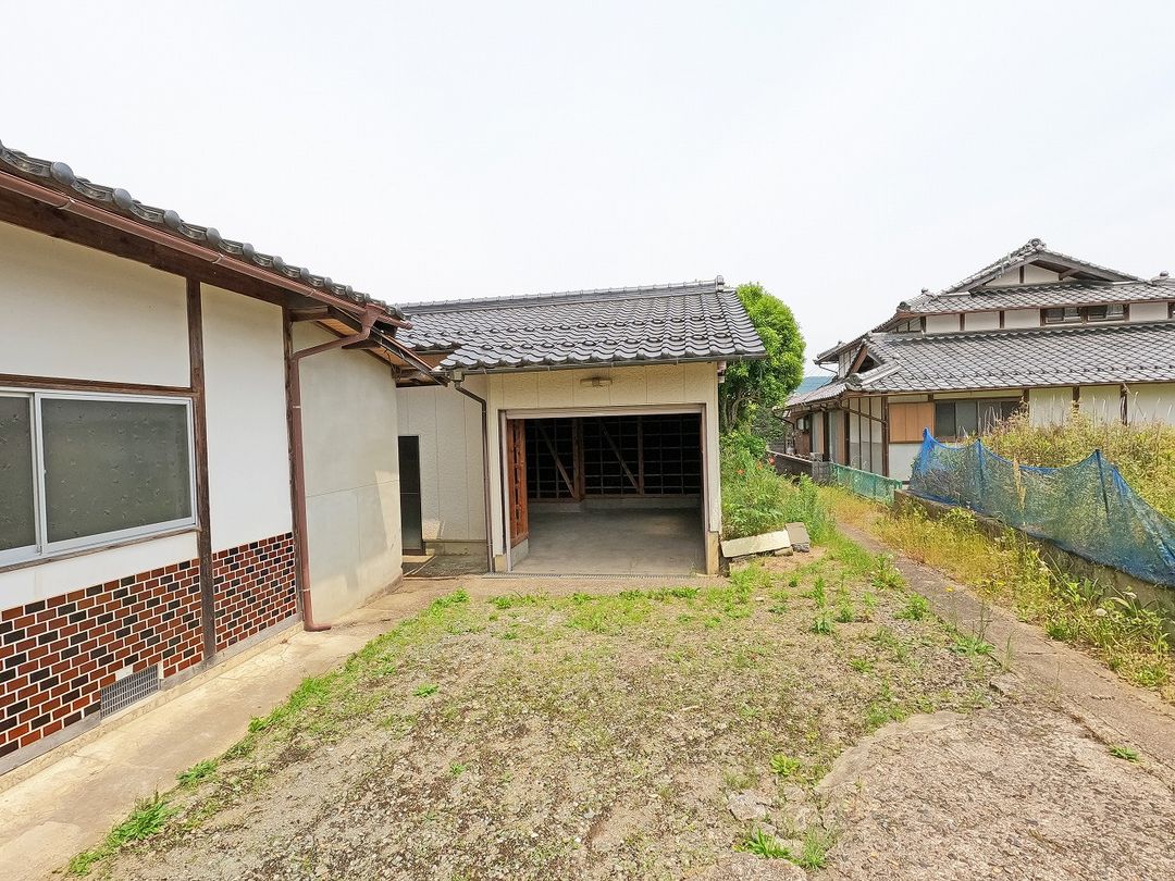 Kyotanba Base: Country House with Garage for Hobbies in Kyoto - Thumbnail 4