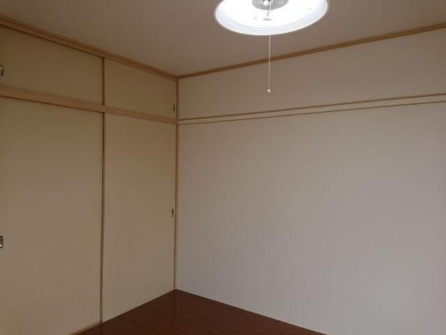 2DK Apartment for Rent in Marugame City, Kagawa - Thumbnail 3