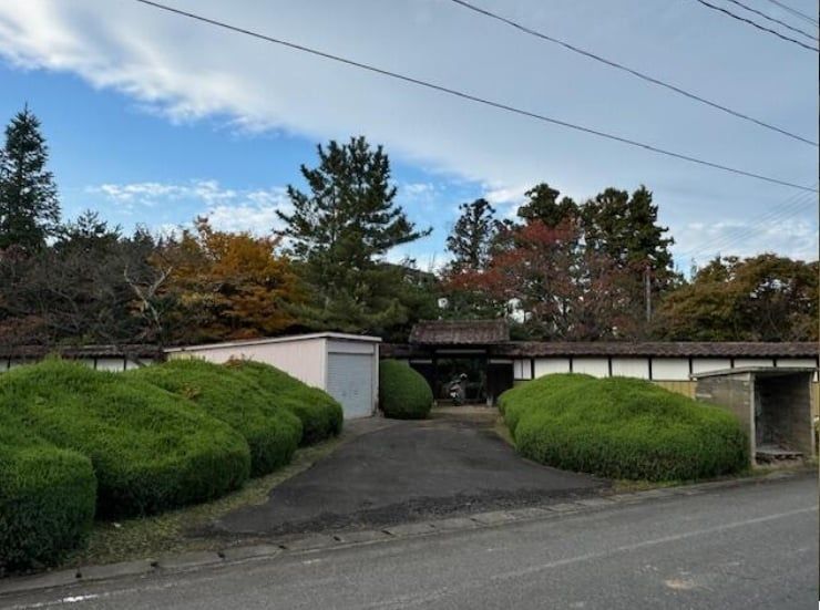 89-Year-Old Cypress House on 703 Tsubo Land in Koriyama - Thumbnail 2