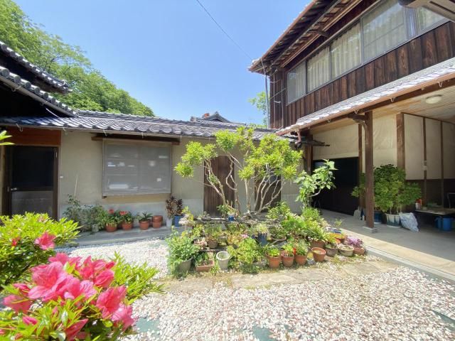 8DK House for Sale in Mitoyo City, Kagawa - 308.75 sqm - Thumbnail 2