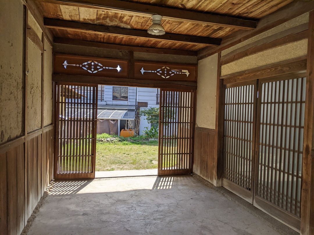 80-Year Kominka with Barn and Loft in Takamatsu, Kagawa - Thumbnail 3