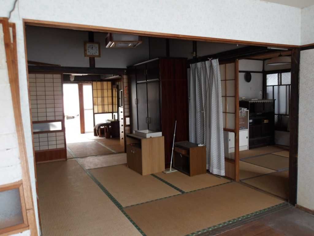 2-Story Home with Workshop in Kiryu, Gunma - Thumbnail 4