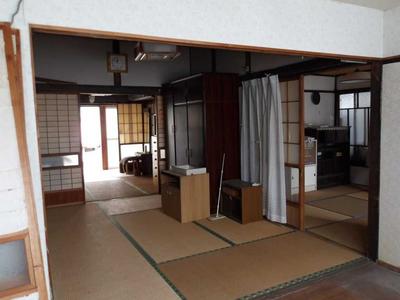 2-Story Home with Workshop in Kiryu, Gunma — Image 3, Kiryu, Gunma