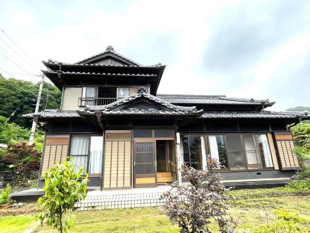 6DK Family Home for Sale in Konan City, Kochi with Panoramic Views - Image 1