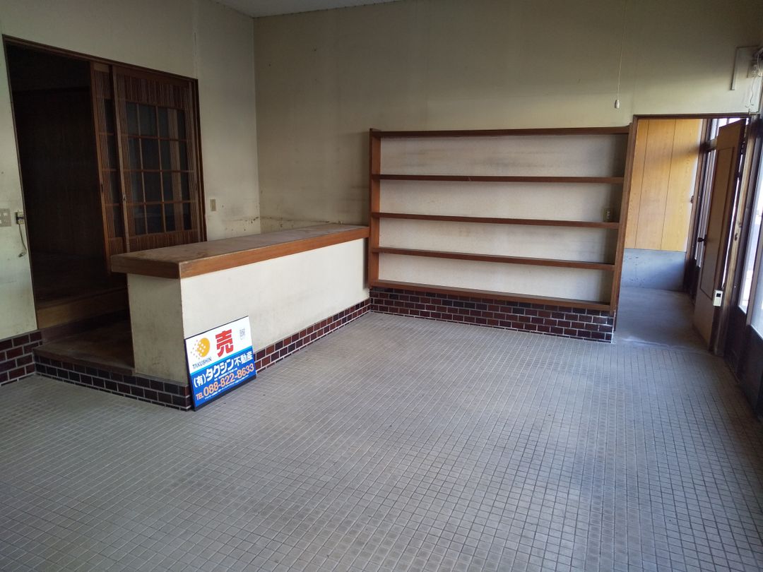 8DK Former Shop-Residence for Sale in Coastal Kainan, Kochi - Thumbnail 2