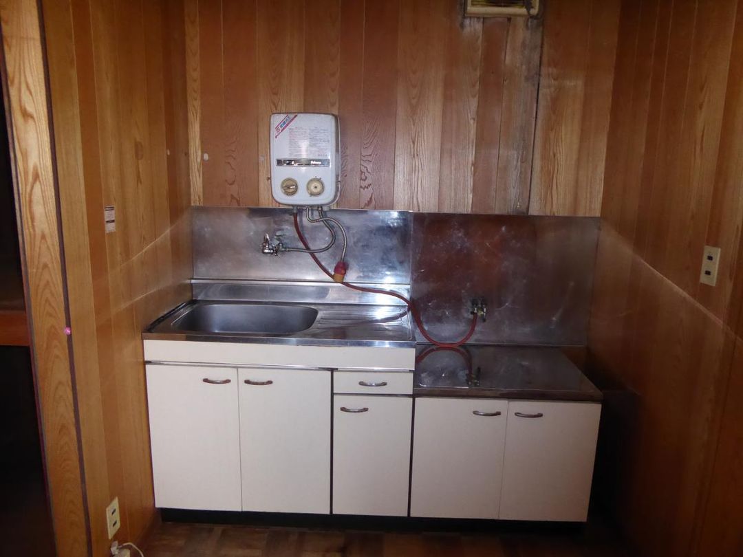 Spacious 1K Apartment for Rent near JR Togano Station, Sakawa - Thumbnail 3