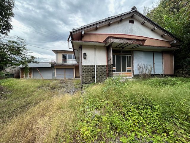 Spacious 4DK Single-Story Home with Parking in Sakawa, Kochi - Image 1