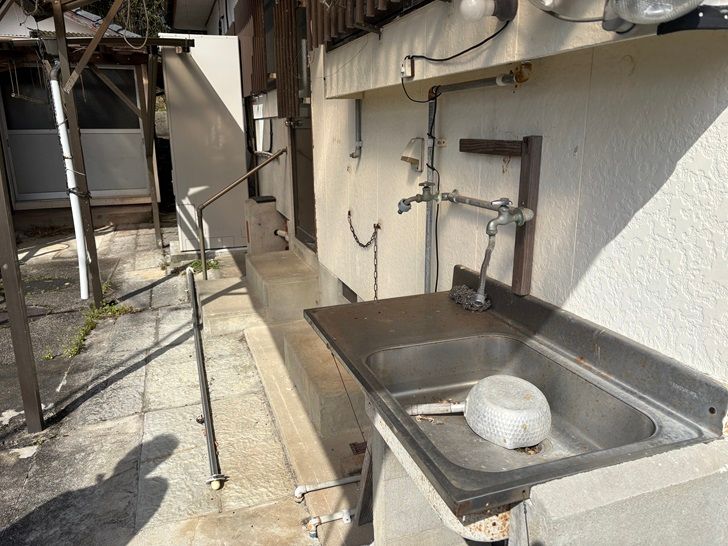 4DK House for Sale in Ryugatake, Kamiamakusa, Kumamoto - Thumbnail 2