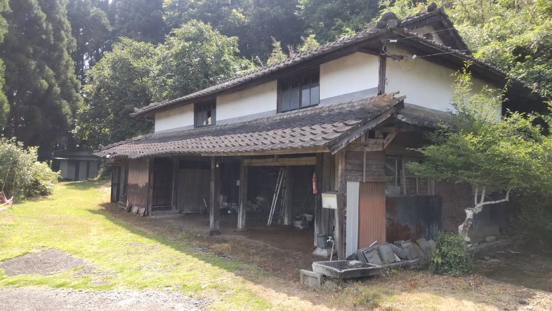 Traditional Wooden House for Sale or Rent in Yamato, Kumamoto - Thumbnail 2