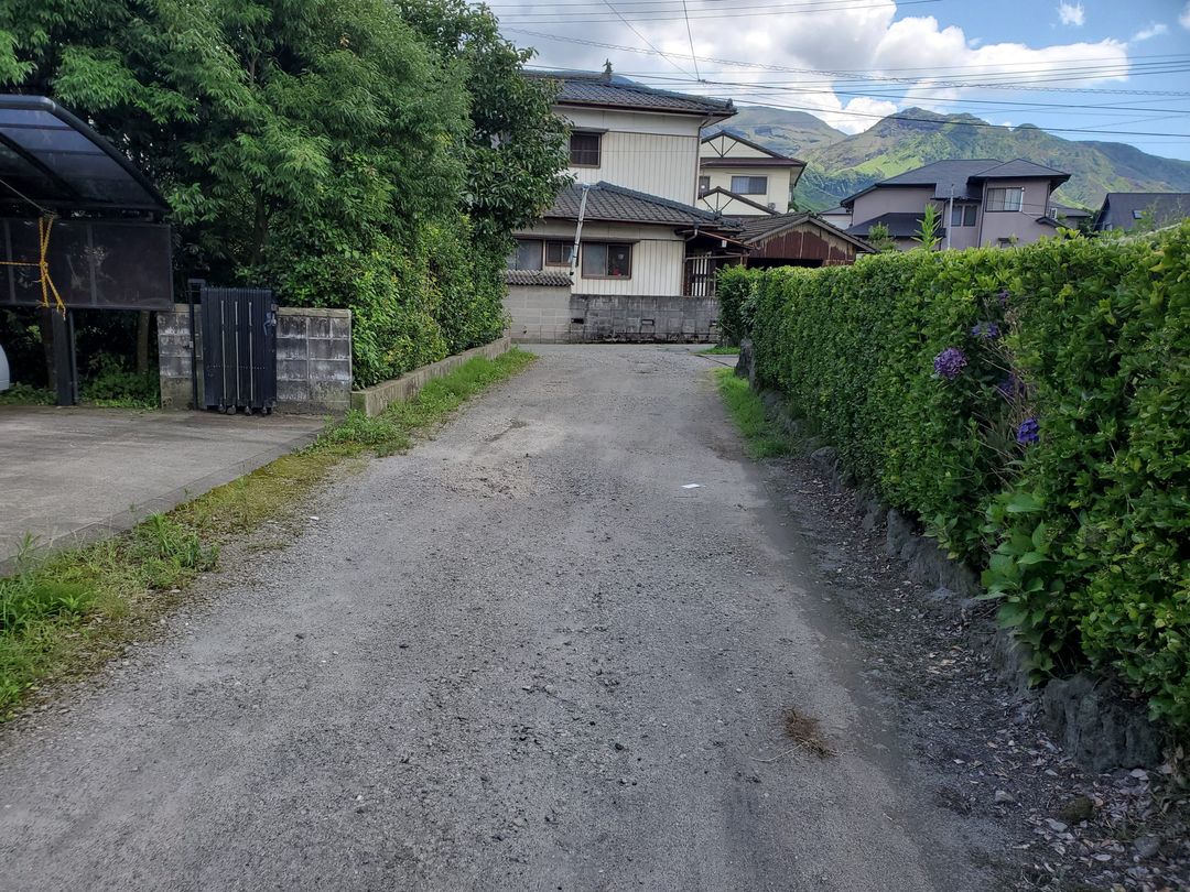 8LDK House for Sale in Aso City with Attic and Garden - Thumbnail 4